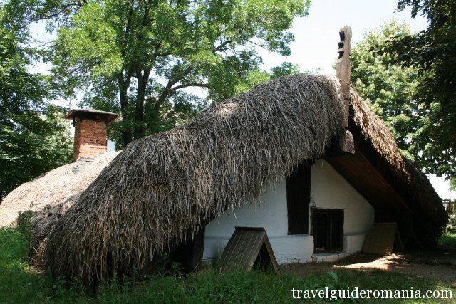 tratitional romanian architecture in Lesser Wallachia (Oltenia) folk area