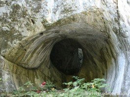 Caving in Apuseni Natural Park – discover the underground world Portile Bihorului Cave - Apuseni Nature Park