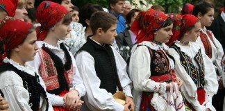 Customs and traditions in Romanian culture Romanian culture