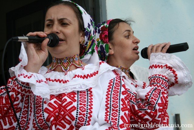 folklore singers from Romania folklore singers from Romania