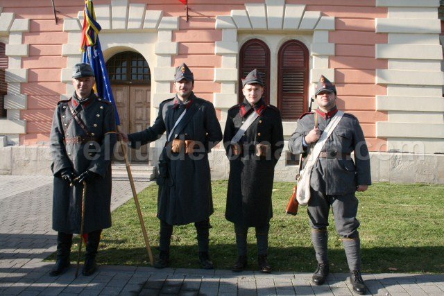 soldiers dressed in specific uniform of First World War