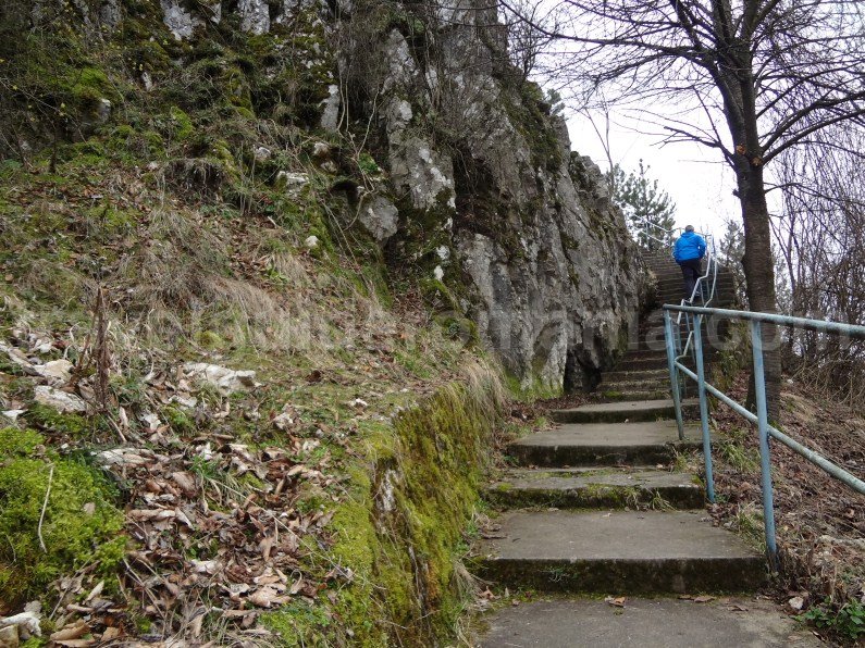 Going up to the Bears Cave entrance
