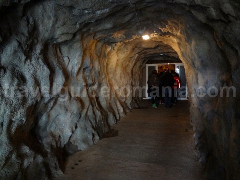 The artificial access gallery in Pestera Ursilor
