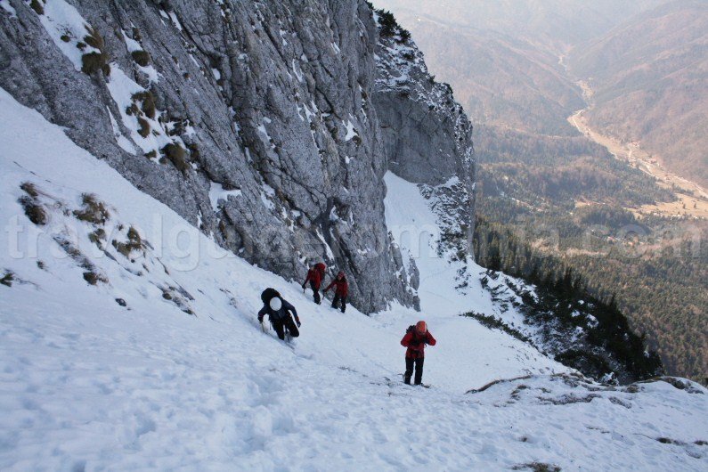 Winter mountaineering in Piatra Craiului Mountains