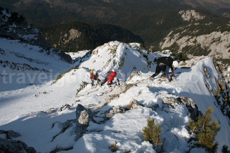winter mountaineering in Romania - Piatra Craiului mountains