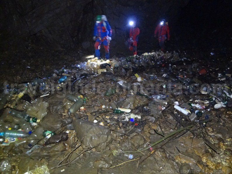 Environment pollution in Campeneasca cave