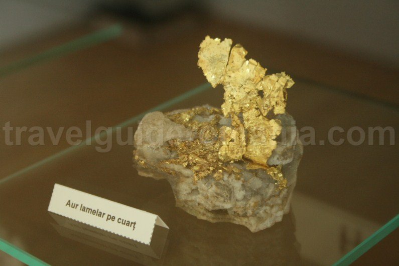 Gold in quartz - Gold Museum - Brad