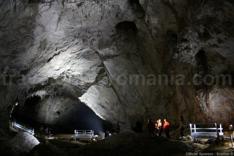 Turism in Romania - Pestera Meziad
