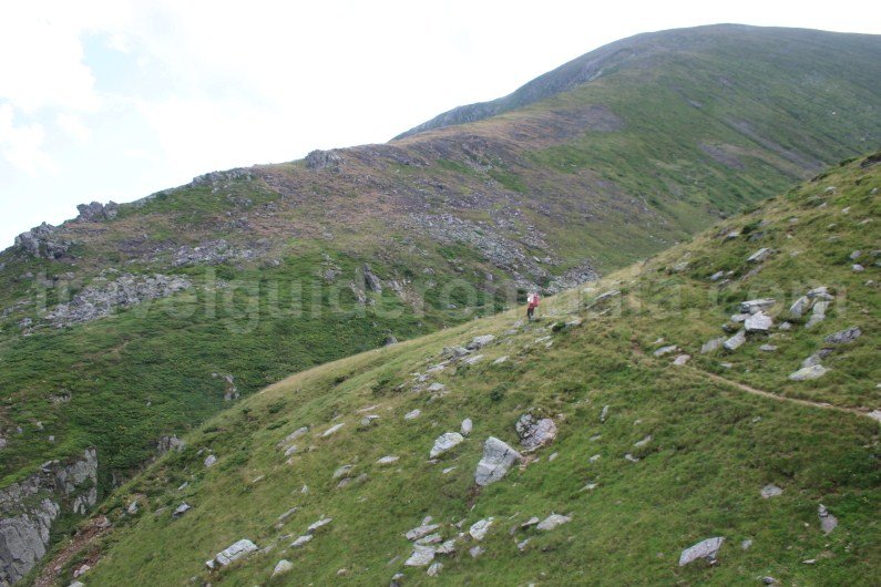Hiking to Suru saddle - Crossing the Ridge of Fagaras Mountains