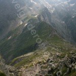 Trek red stripe marker in Fagaras Mountains – towards Lake Caltun