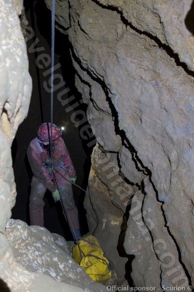 Travel guide Romania - Caving in Padis area