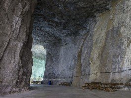 Praid salt mine – a must see objective in Transylvania Salt Mine