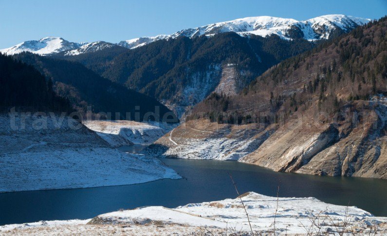 Gura Apei Lake - acces to Retezat and Godeanu mountains