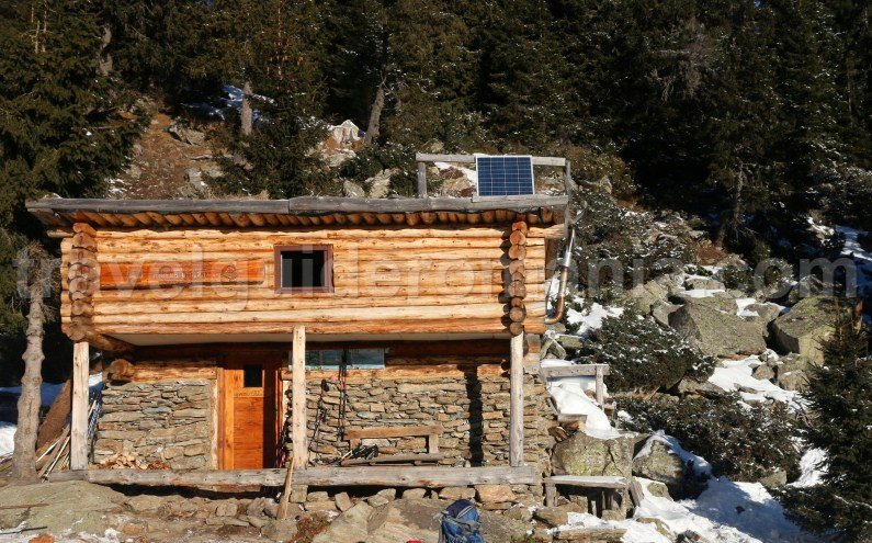 Shelters in Godeanu mountains - Travel Guide Romania