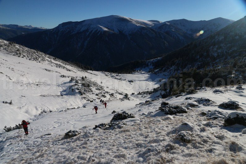 Snowshoeing in Godeanu mountains - Travel Guide Romania