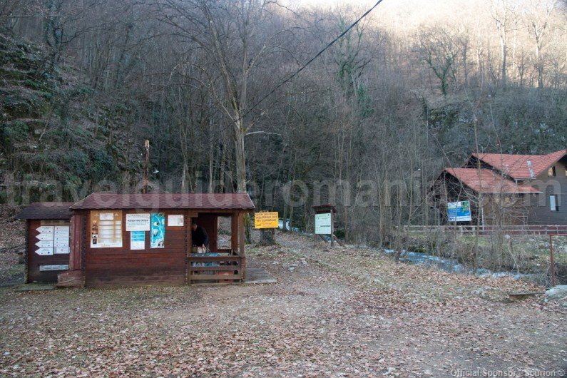 Acces to Vadul Crisului show cave - Travel to Romania