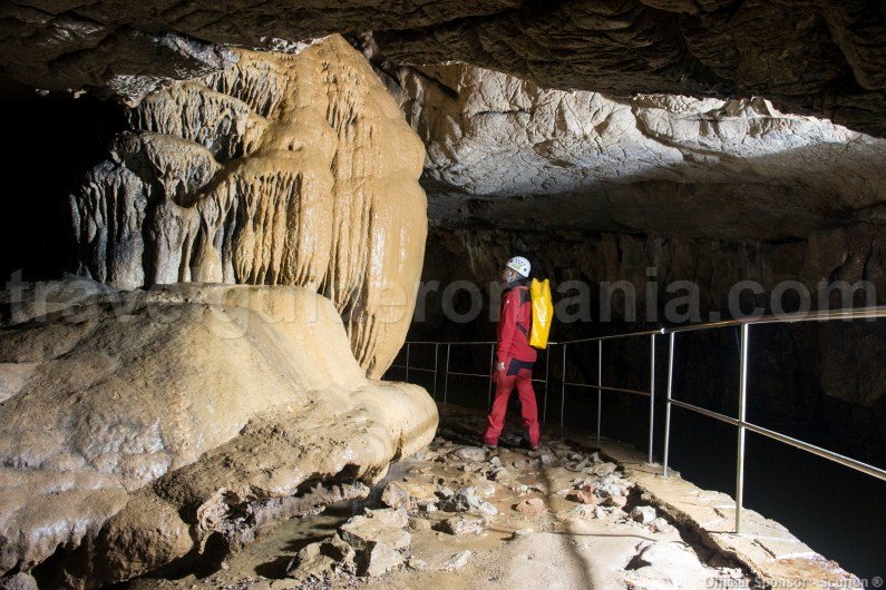 Show caves in Eastern Europe - Vadul Crisului cave in Romania