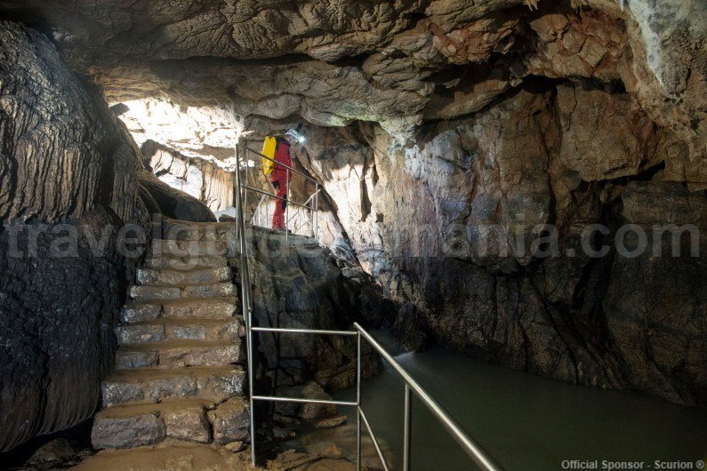 Show caves in Romania - Vadul Crisului Cave - Apuseni Mountains