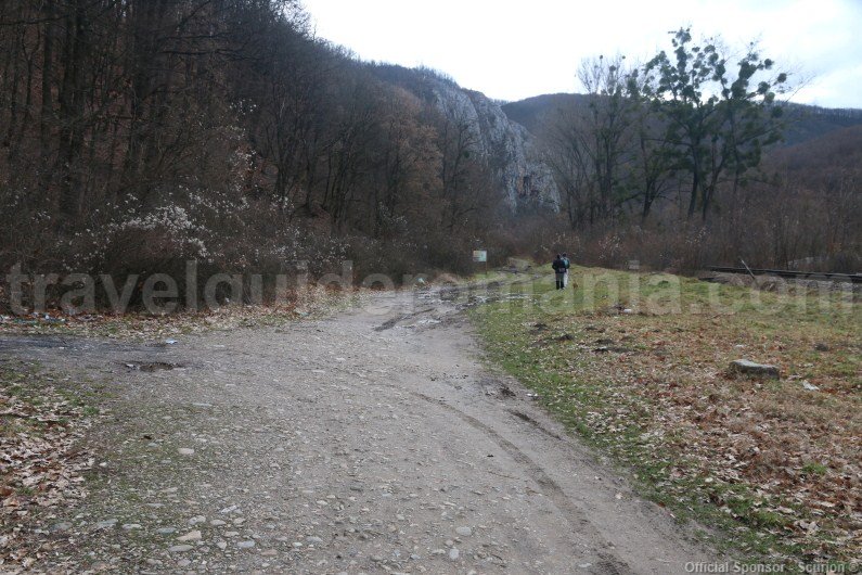 Towards Vadul Crisului show cave - Romania