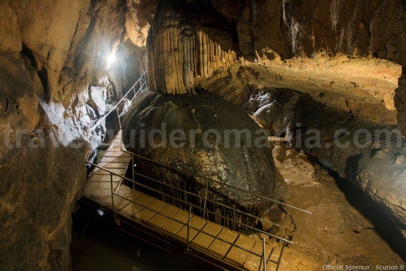 Vacation packages in Romania - tour of the show caves
