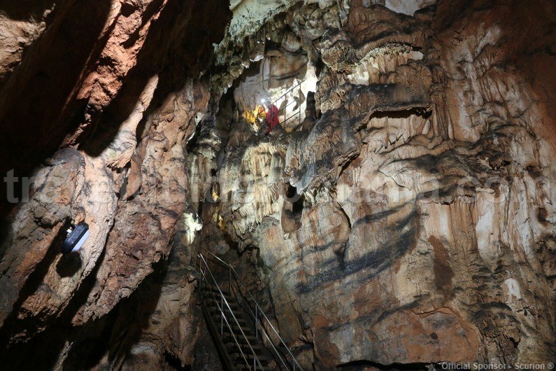 Vadul Crisului cave - Travel to Romania