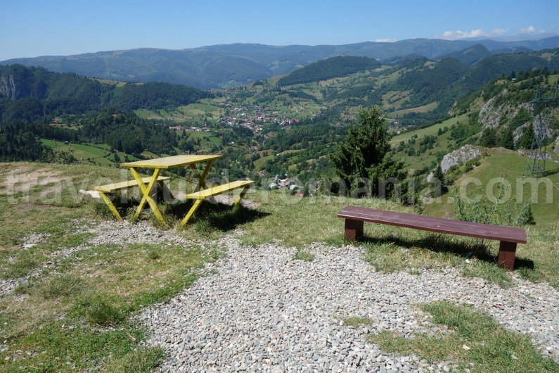 At the foot of the Piatra Craiului Mountains