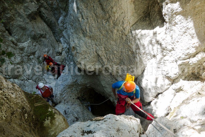 The forth vertical - Oratii canyon Family outdoor trips in Romania