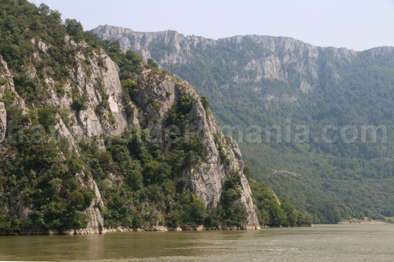 the-iron-gates-of-danube-river-travel-guide-romania