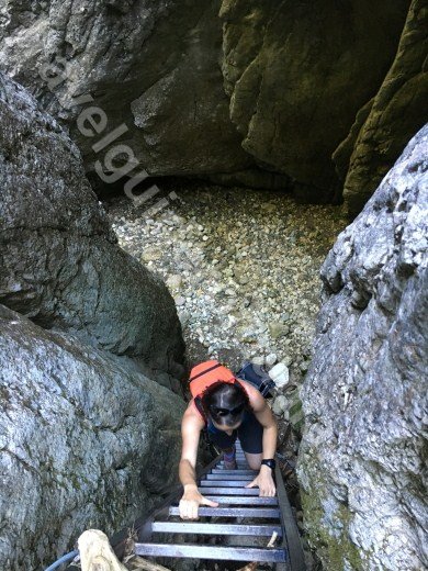 horoabei-canyon-guided-trips-in-bucegi-mountains