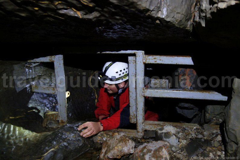 entrance-of-old-mans-cave-prince-forest-mountains