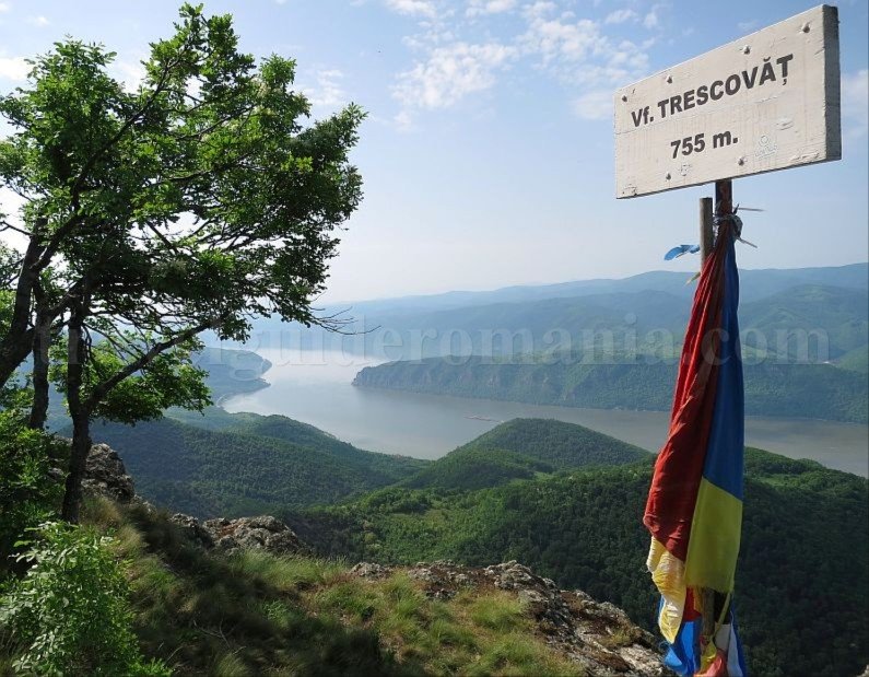 Danube Gorges The Natural Park Portile de Fier trescovat peak