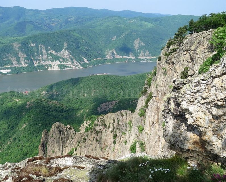 Danube Gorges The Natural Park Portile de Fier trescovat route