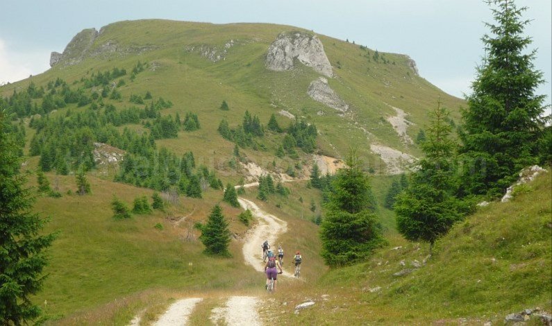 latoritei mountains boarnesu mount limestone strategic road mountain-biking mtb