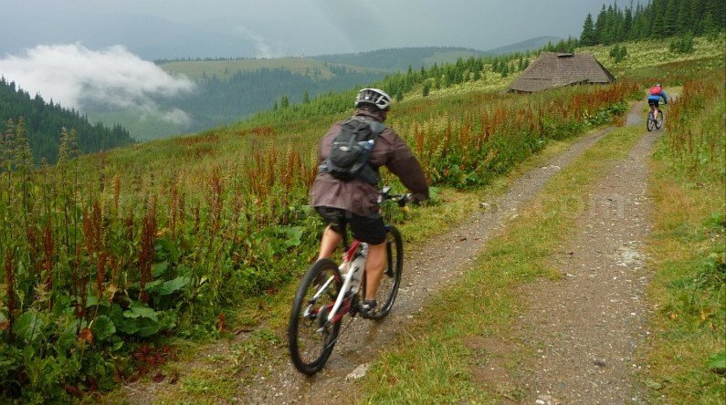 latoritei mountains boarnesu strategic road mountain-biking mtb vidutei pass