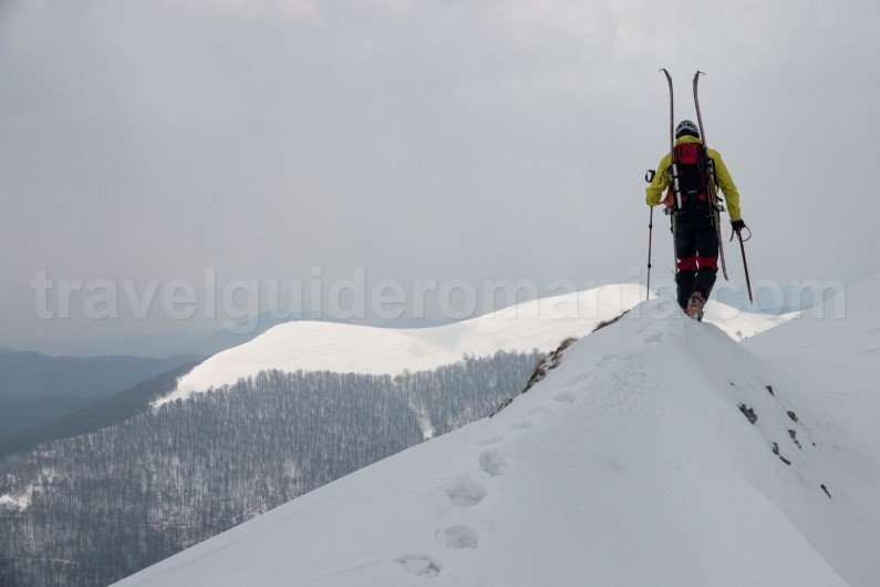 Adventure vacation packages - ski touring on Oslea ridge