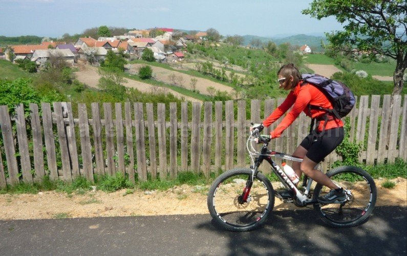 ravensca czech village Banat Mountains mountain bike