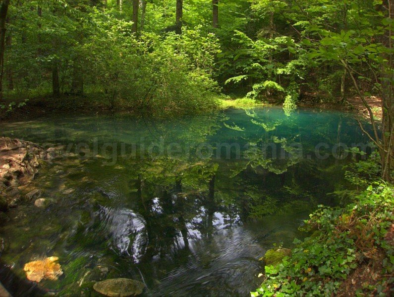 Ochiul Beiului Lake Nerei Gorge - Beusnita National Park