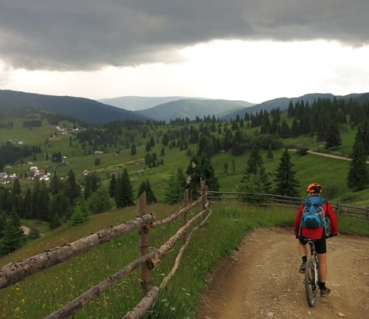 Ecoturism Destination – Tara Dornelor Ecoturism-Destination-Tara-Dornelor-mountainbike