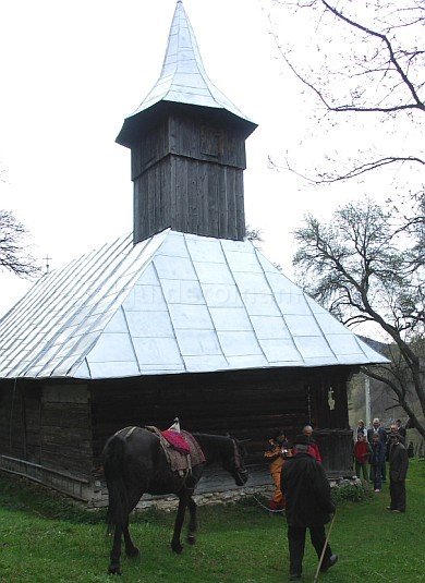 church-trascau-mocani
