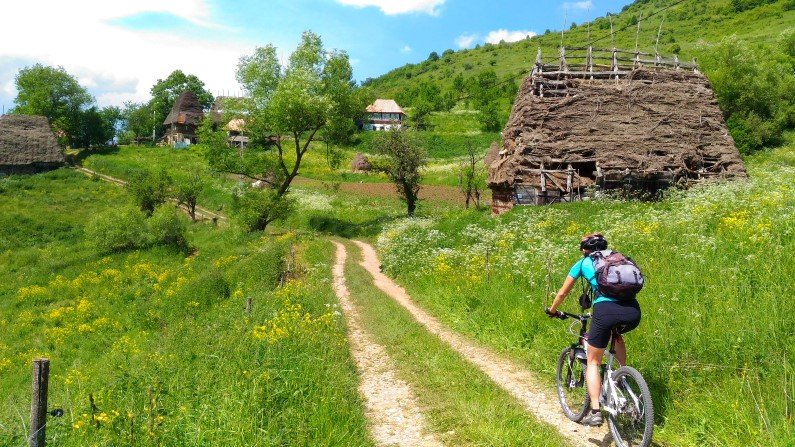mountain biking trascau