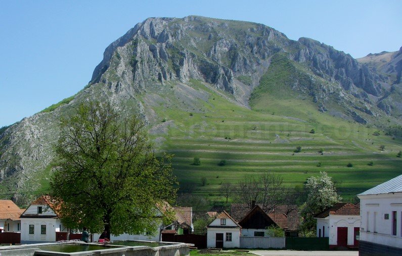 rimetea-piatra-secuiului-trascau